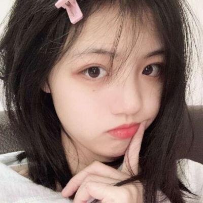 踉跄的女孩